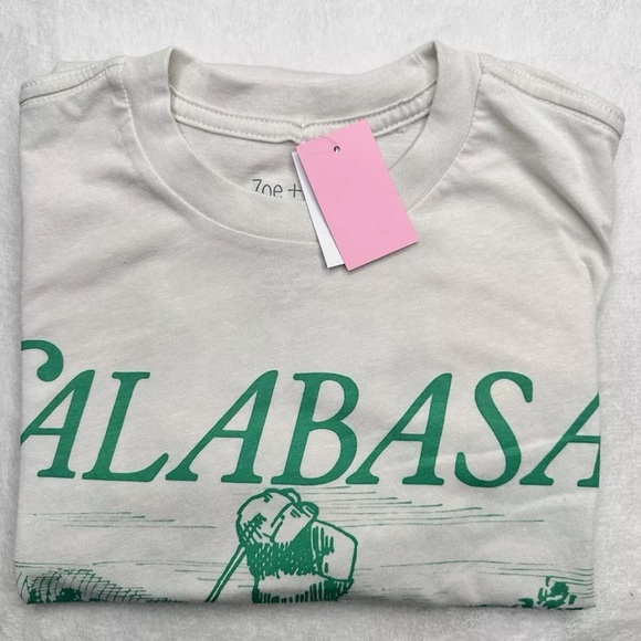 Zoe + Liv Graphic T-shirt Women Calabasas Good Giveaway choose your size 👇 - Picture 4 of 7